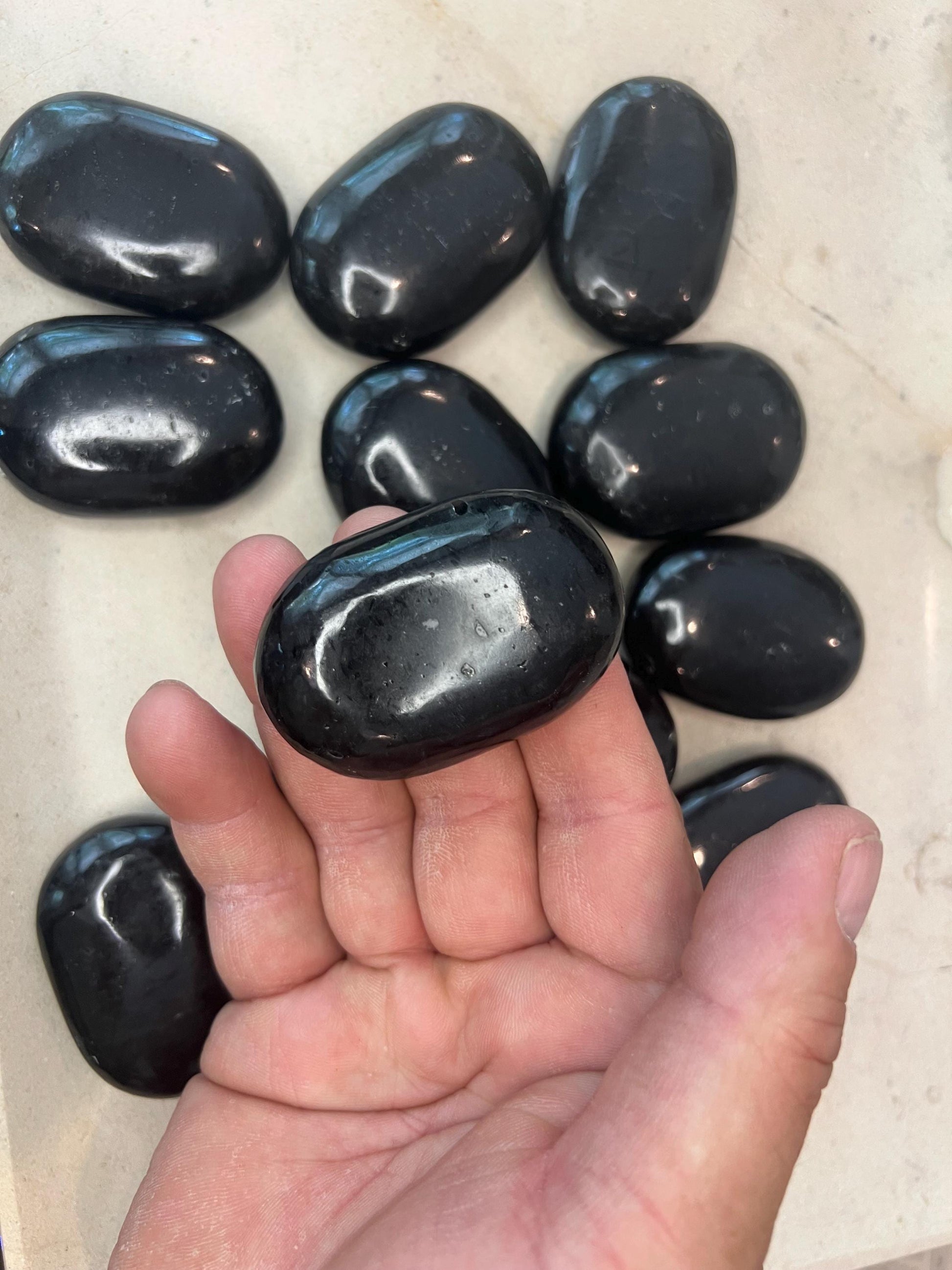 Indian Black Tourmaline Natural Palm Stone Smooth Polished Carved Crystal for Christmas Decor Gift Home Decor Worry Anxiety Birthday Xmas