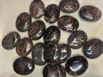 Indian Hessonite Garnet Palm Stone: Meditation Crystal Decor Home Decor Worry Pocket Stress Anxiety Palm Stone