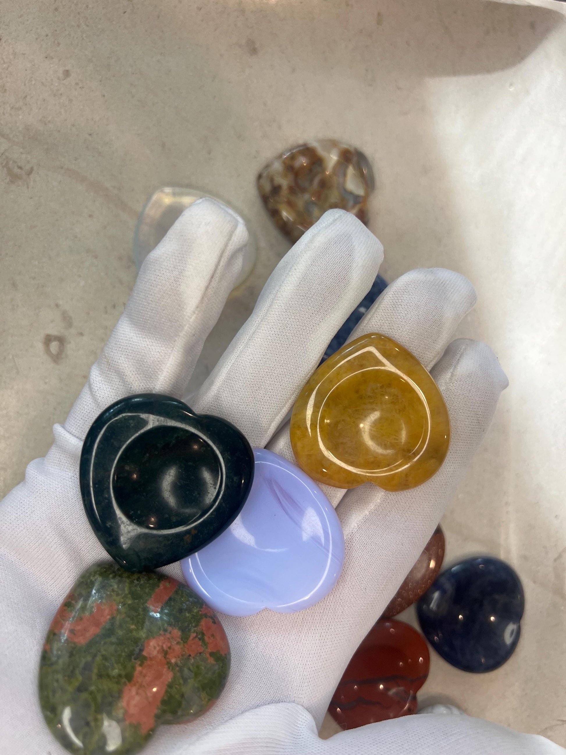 Heart Worry Stones Assorted Gemstones Worry Polished Gem-stone Thumb Pocket Palm Stone Worry Chakra Gemstone Stress Relief Fidget Smooth