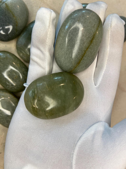Green Aventurine Palm Stone: Polished Crystal for Meditation Home Decor Worry Pocket Stress Anxiety Palm Stone
