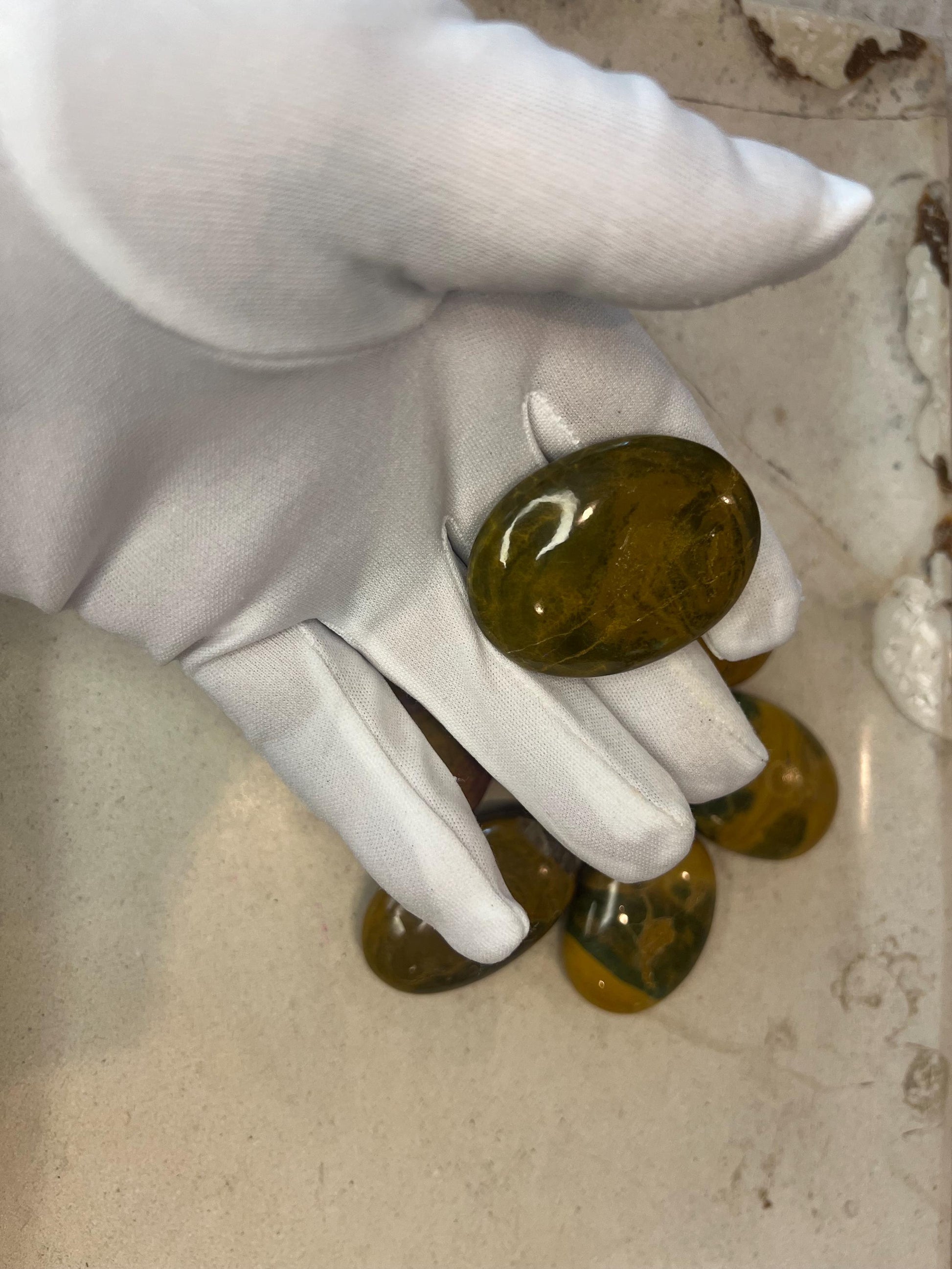 Indian Sea Jasper Palm Stones Natural Free Form Stone Smooth Polished Carved Crystal for Distraction Worry Anxiety Home Decor Christmas Gift