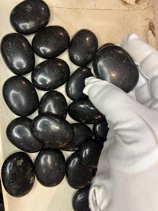 Nuummite - Coppernite Palm Stone Crystals Untreated Anxiety Home Decor Wholesale minerals School Christmas Xmas Home Decor Pocket Birthday