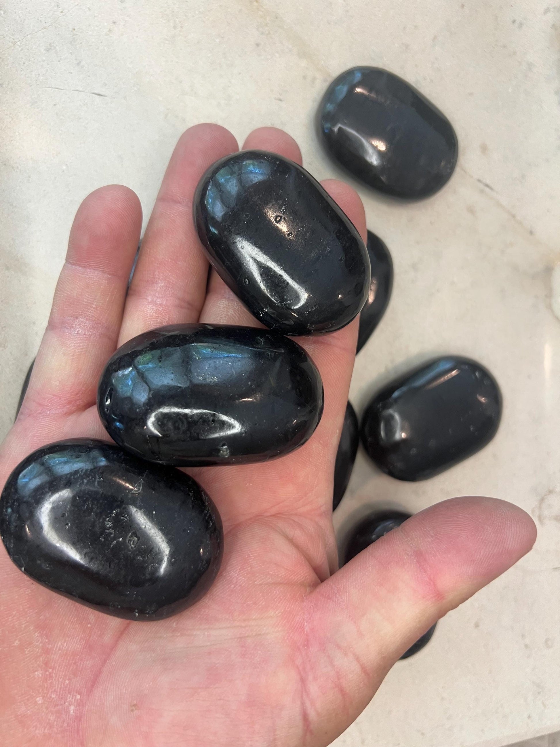 Indian Black Tourmaline Natural Palm Stone Smooth Polished Carved Crystal for Christmas Decor Gift Home Decor Worry Anxiety Birthday Xmas