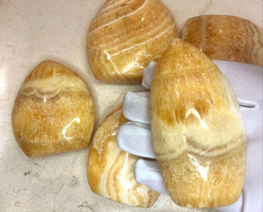 Honey Calcite Carved Points Natural Free Form Stone Smooth Polished Carved Crystal for Distraction Worry Anxiety birthday Home Decor