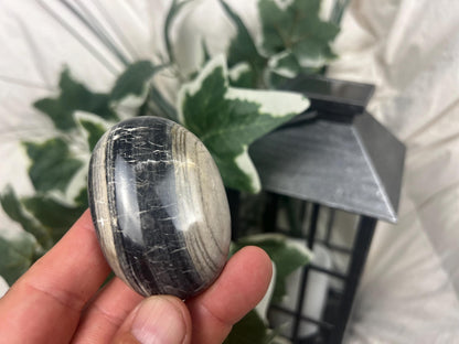 English Banded Agate Palm Stone: Carved Crystal Worry Stone Home Decor Worry Pocket Stress Anxiety Palm Stone