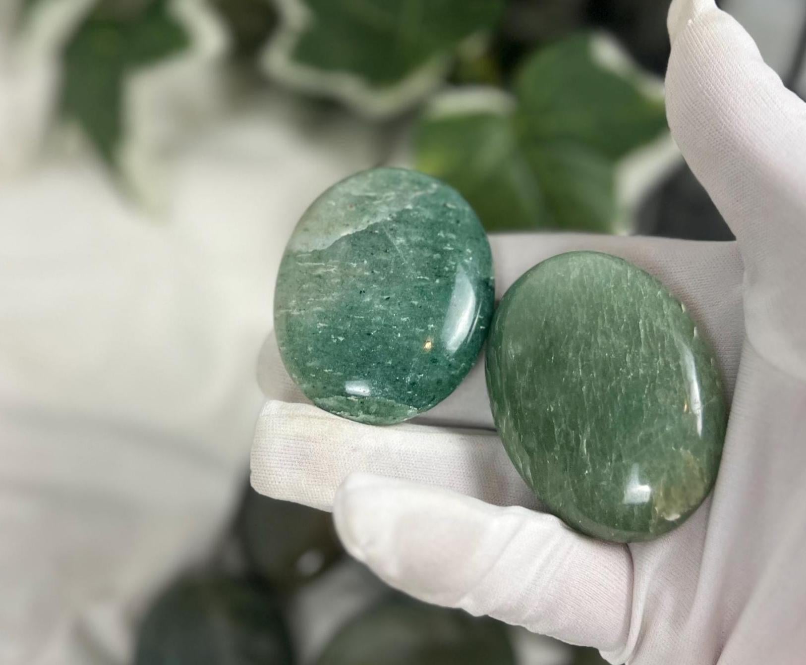 Jarkhand Green Mica Natural Palm Stone Smooth Polished Carved Crystal Distraction Home Decor Worry Stress Relief Anxiety Gift Xmas Relief