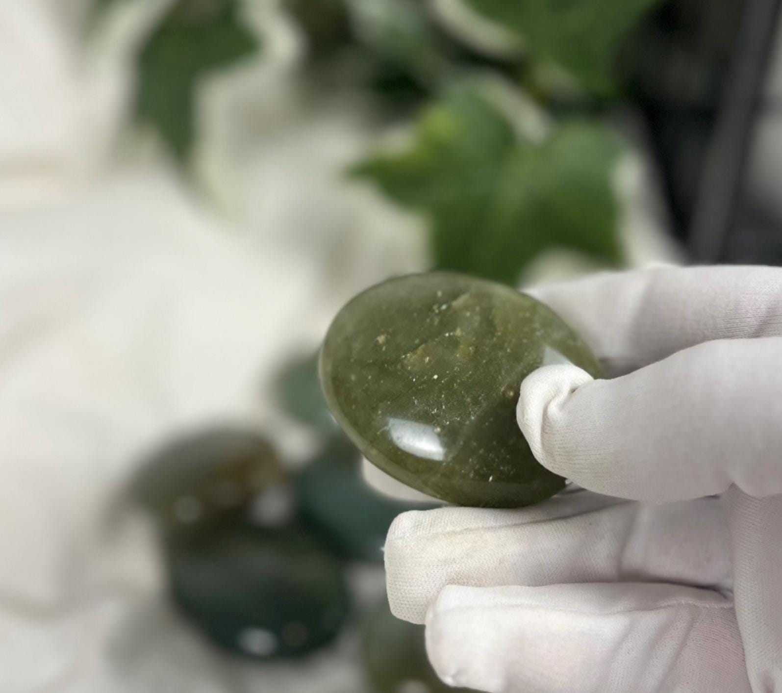 Jarkhand Green Mica Natural Palm Stone Smooth Polished Carved Crystal Distraction Home Decor Worry Stress Relief Anxiety Gift Xmas Relief