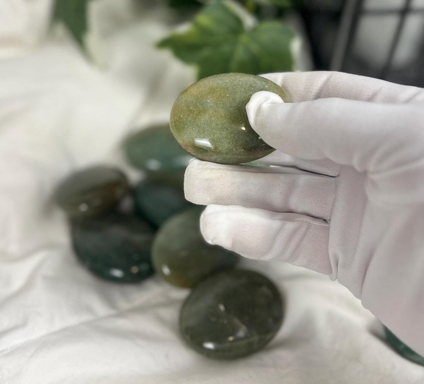 Jarkhand Green Mica Natural Palm Stone Smooth Polished Carved Crystal Distraction Home Decor Worry Stress Relief Anxiety Gift Xmas Relief