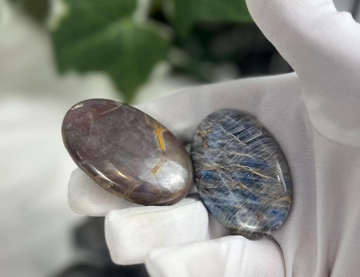 Blue Hard Corundum Sapphire Natural Palm Stone Smooth Polished Carved Crystal Distraction Home Decor Worry Stress Relief Anxiety Gift Xmas