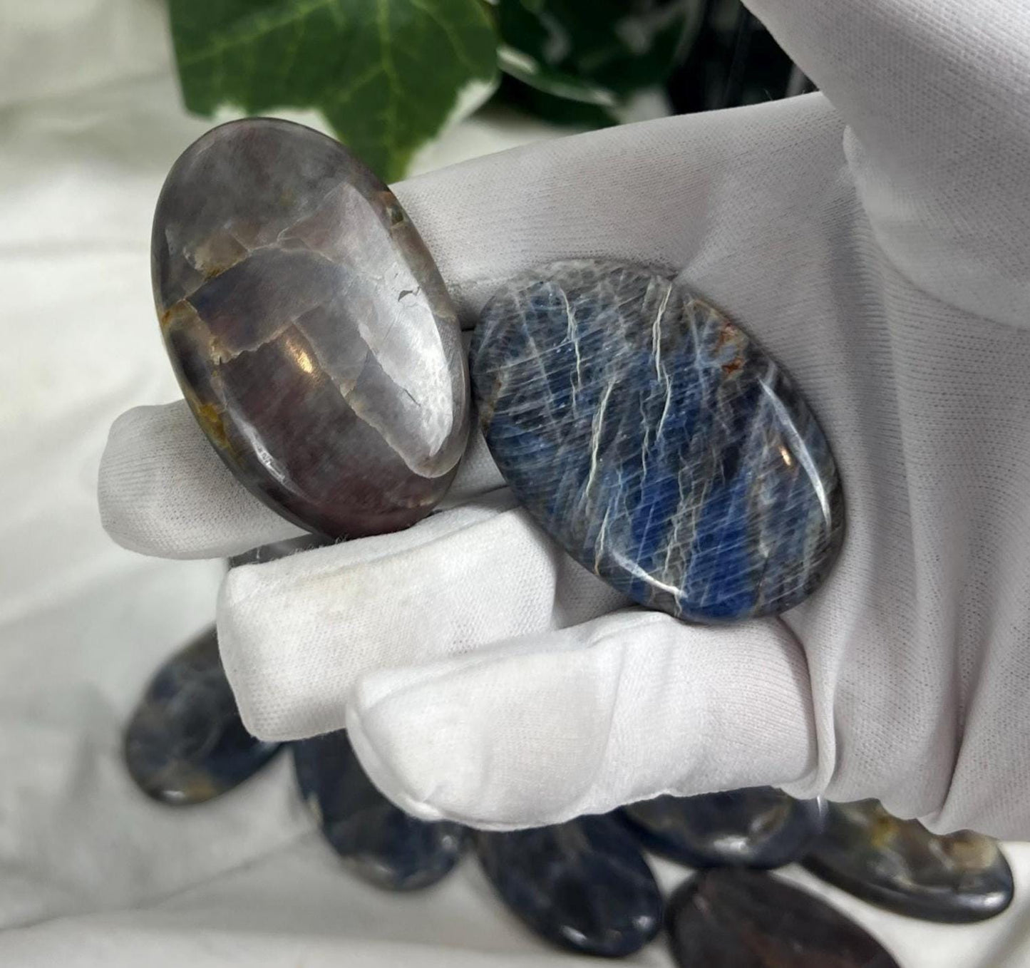 Blue Hard Corundum Sapphire Natural Palm Stone Smooth Polished Carved Crystal Distraction Home Decor Worry Stress Relief Anxiety Gift Xmas