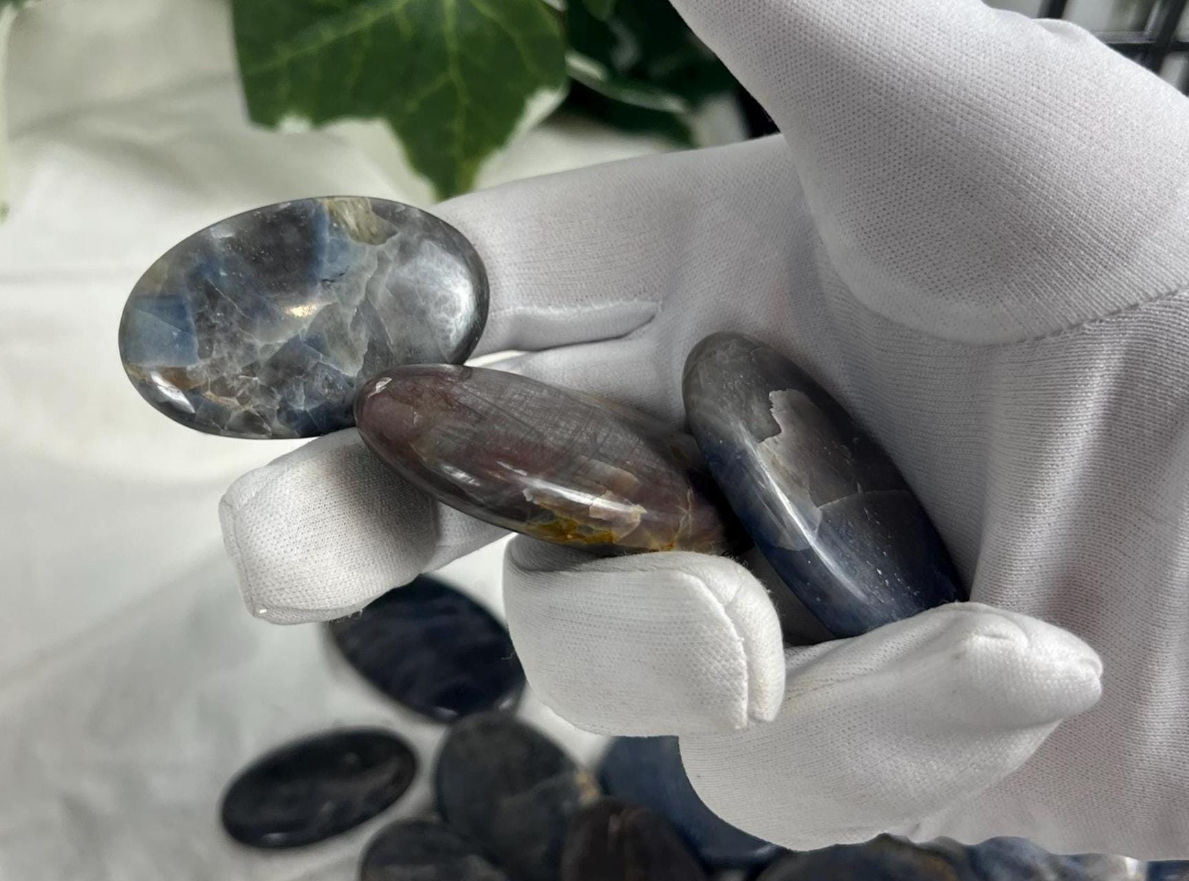 Blue Hard Corundum Sapphire Natural Palm Stone Smooth Polished Carved Crystal Distraction Home Decor Worry Stress Relief Anxiety Gift Xmas