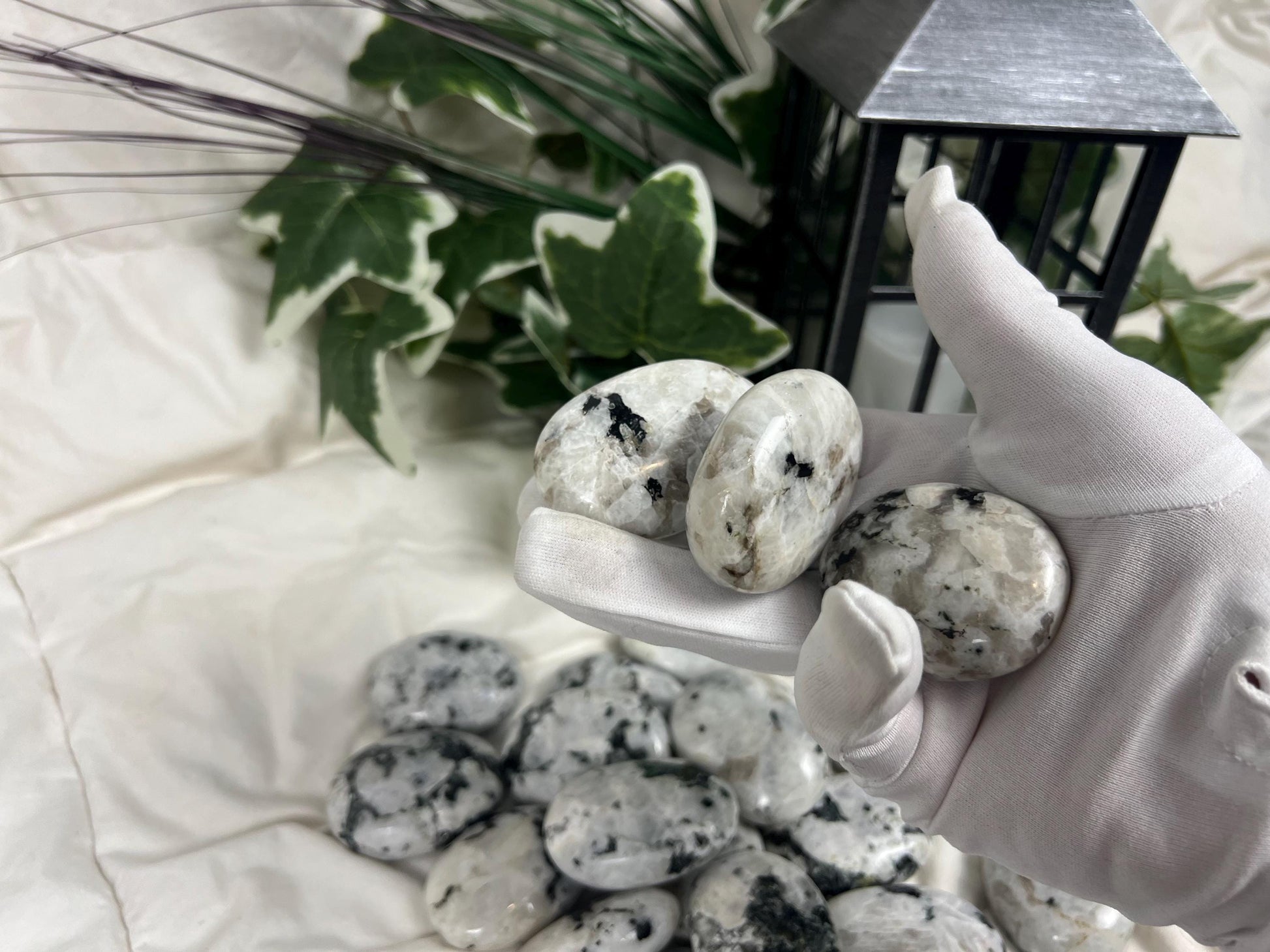 Canada White Labradorite Natural Palm Stone Smooth Polished Carved Crystal for Distraction Anxiety Worry Pocket Distraction Christmas Gift