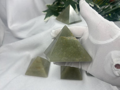 Green Aventurine Pyramid: Polished Crystal Meditation Decor