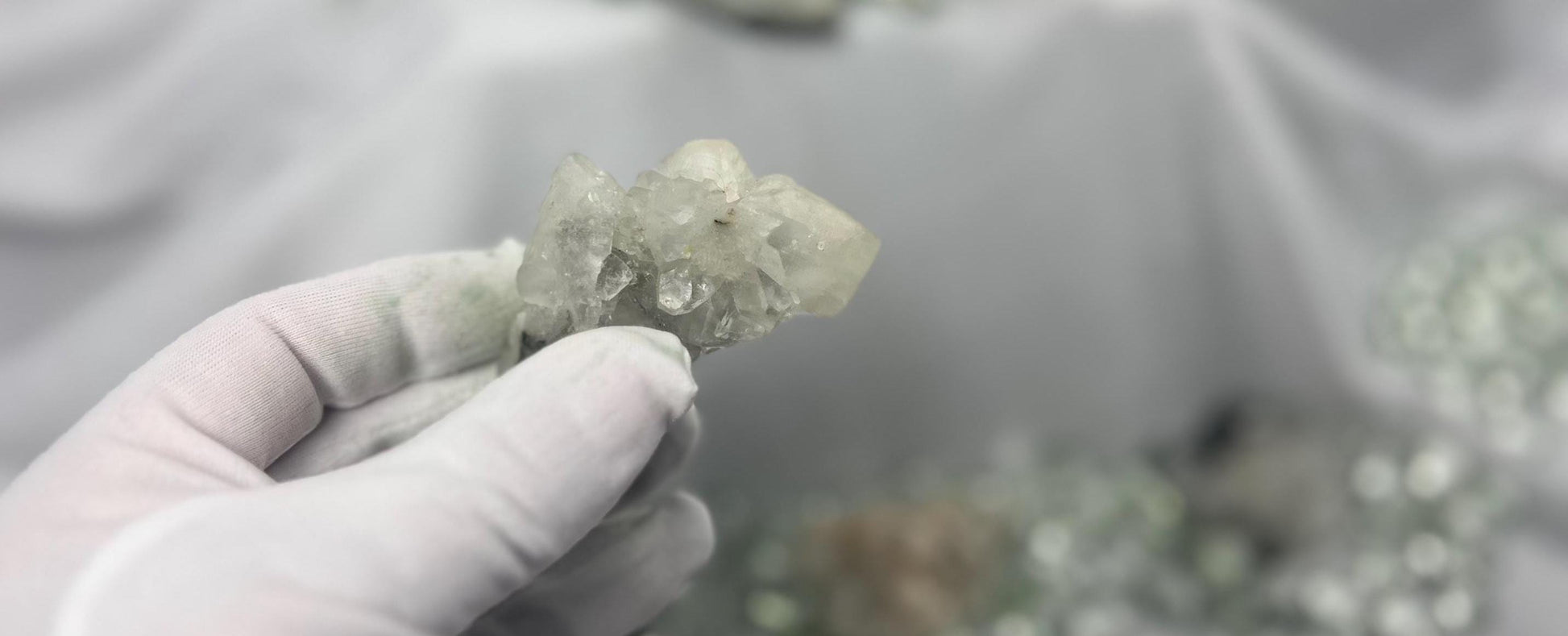 Apophyllite Crystal Cluster: Healing Geode, Meditation Stone, Home Decor