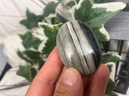 English Banded Agate Palm Stone: Carved Crystal Worry Stone Home Decor Worry Pocket Stress Anxiety Palm Stone