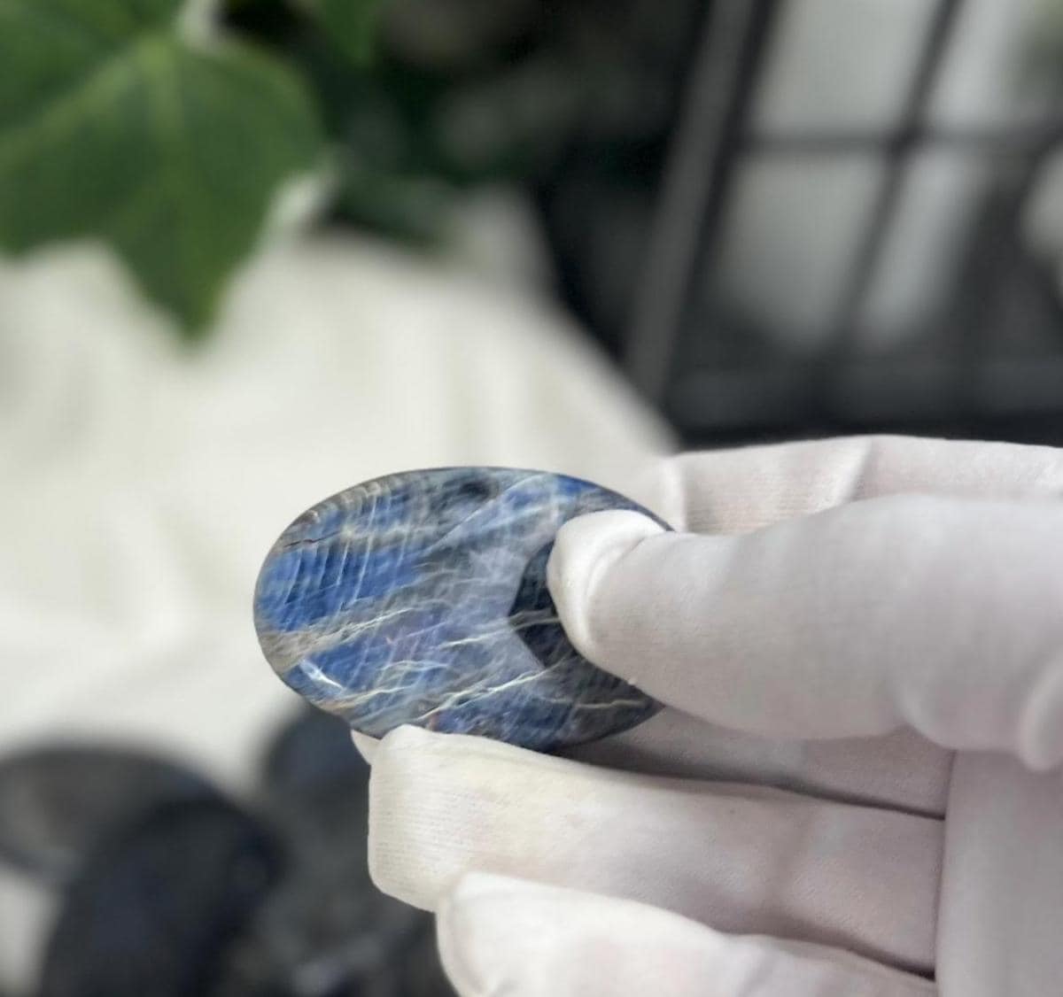 Blue Hard Corundum Sapphire Natural Palm Stone Smooth Polished Carved Crystal Distraction Home Decor Worry Stress Relief Anxiety Gift Xmas