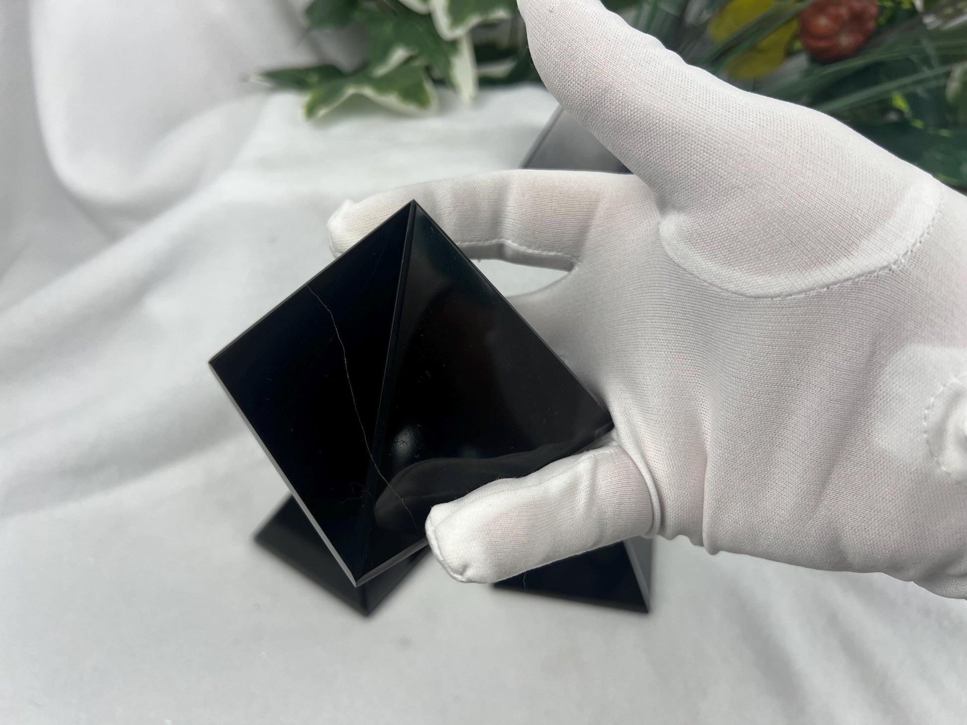 Gujarat Black Agate Pyramid: Polished Crystal Meditation Stone