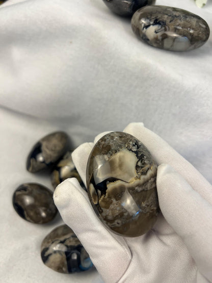 Oregon Volcano Lava Agate Palm Stone: Polished Crystal, Anxiety Relief Home Decor Worry Pocket Stress Anxiety Palm Stone