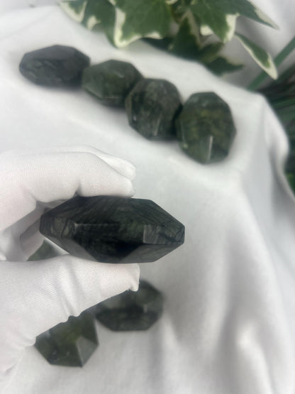 Xiuyan Nephrite Jade Palm Stone: Faceted Chinese Green Worry Stone Home Decor Worry Pocket Stress Anxiety Palm Stone