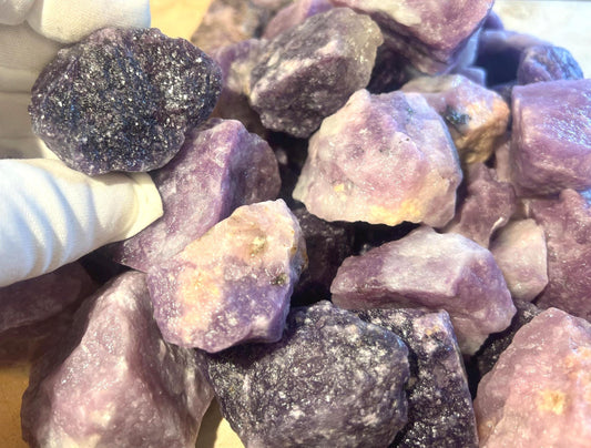 Raw Greenland Lepidolite Carved Crystal for Distraction from Anxiety or Worry Home Decor Holiday Xmas Meditation Birthday Meditation Pocket
