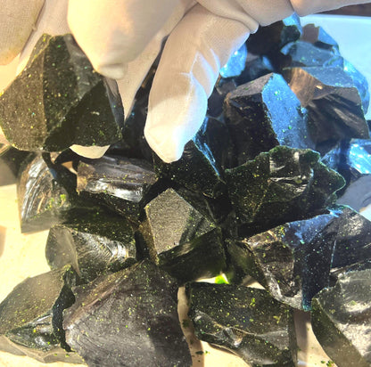 Green Goldstone Raw Crystal Polished Carved Stone for Anxiety Relief Home Decor Arts Crafts Christmas Birthday Gift Mineral