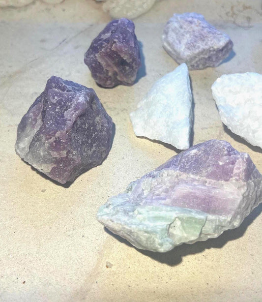 Raw Purple Kunzite Crystal Home Decor Pocket Anxiety Worry Chakra Stress Relief Stress Christmas Xmas Gift Collection Meditation Tarot