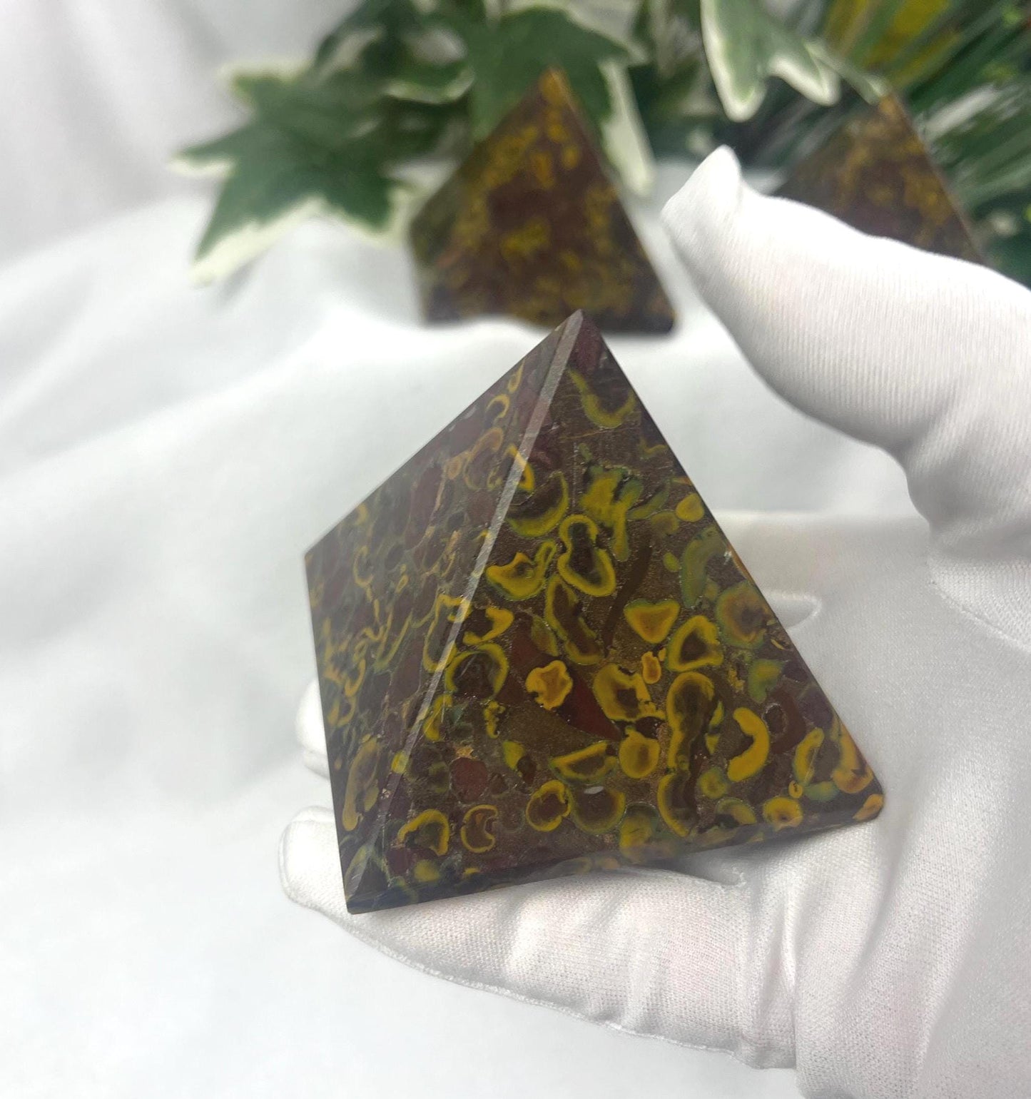 Indian Sabalgarh Marble Pyramid: Polished Crystal Meditation Decor