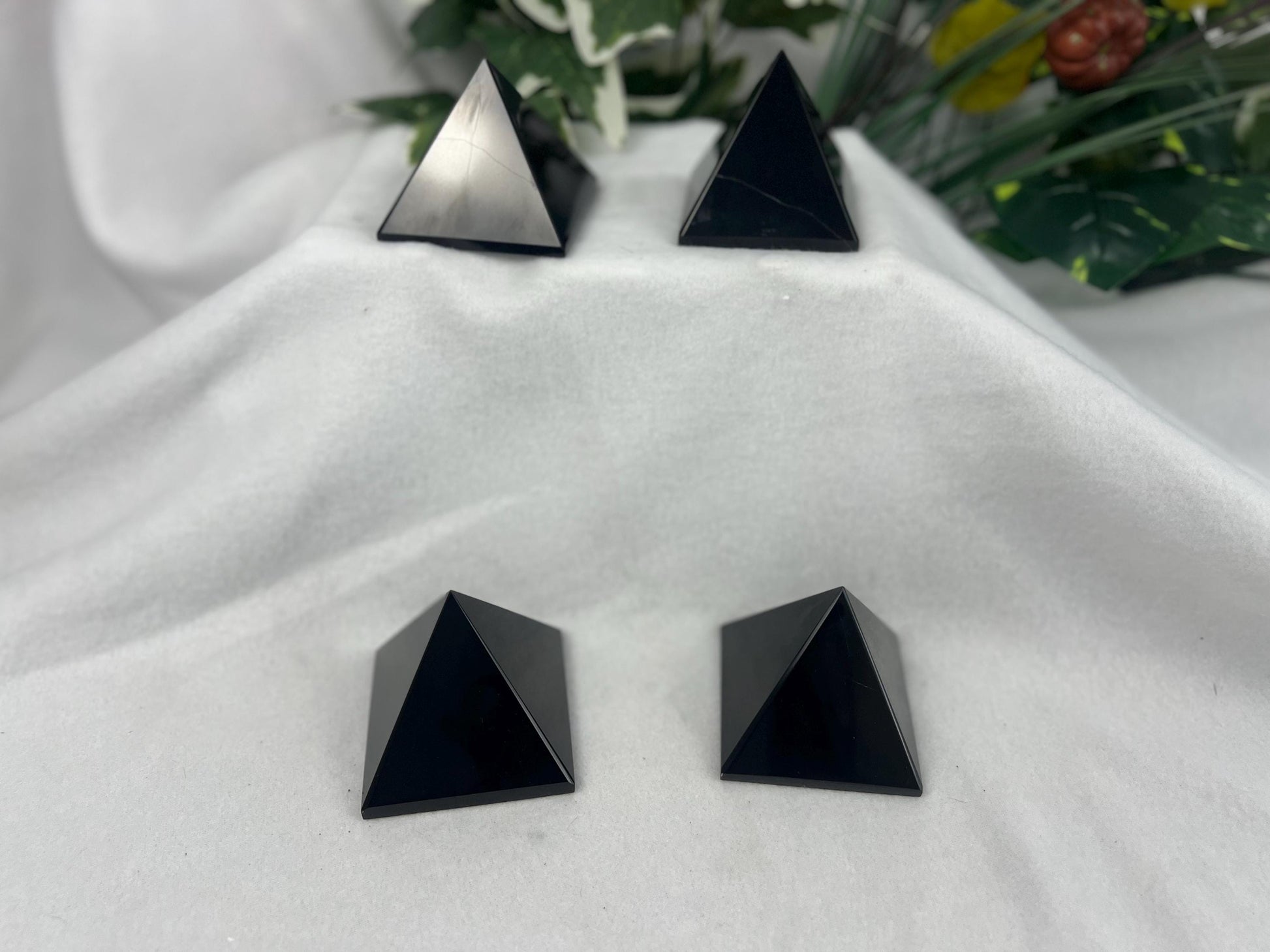 Gujarat Black Agate Pyramid: Polished Crystal Meditation Stone