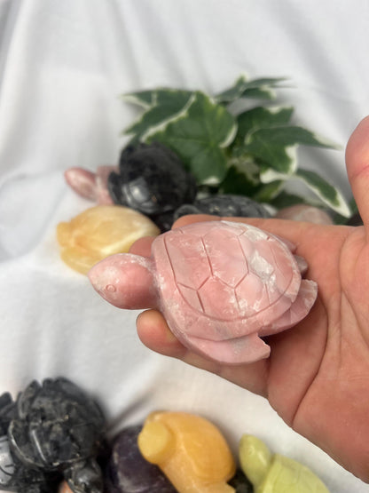 Peruvian Crystal Sea Turtle Carving: Polished Gemstone Feng Shui Decor