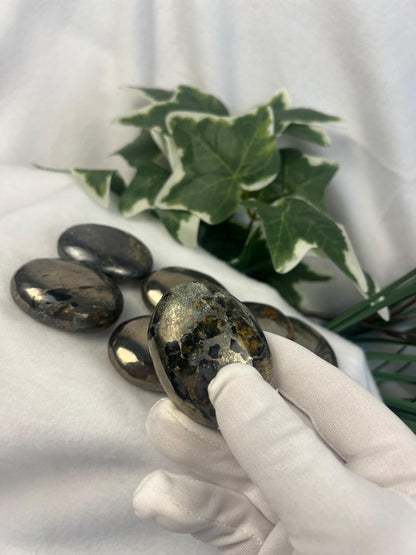 Spanish Iron Pyrite Palm Stone: Home Decor, Stress Relief Crystal Home Decor Worry Pocket Stress Anxiety Palm Stone