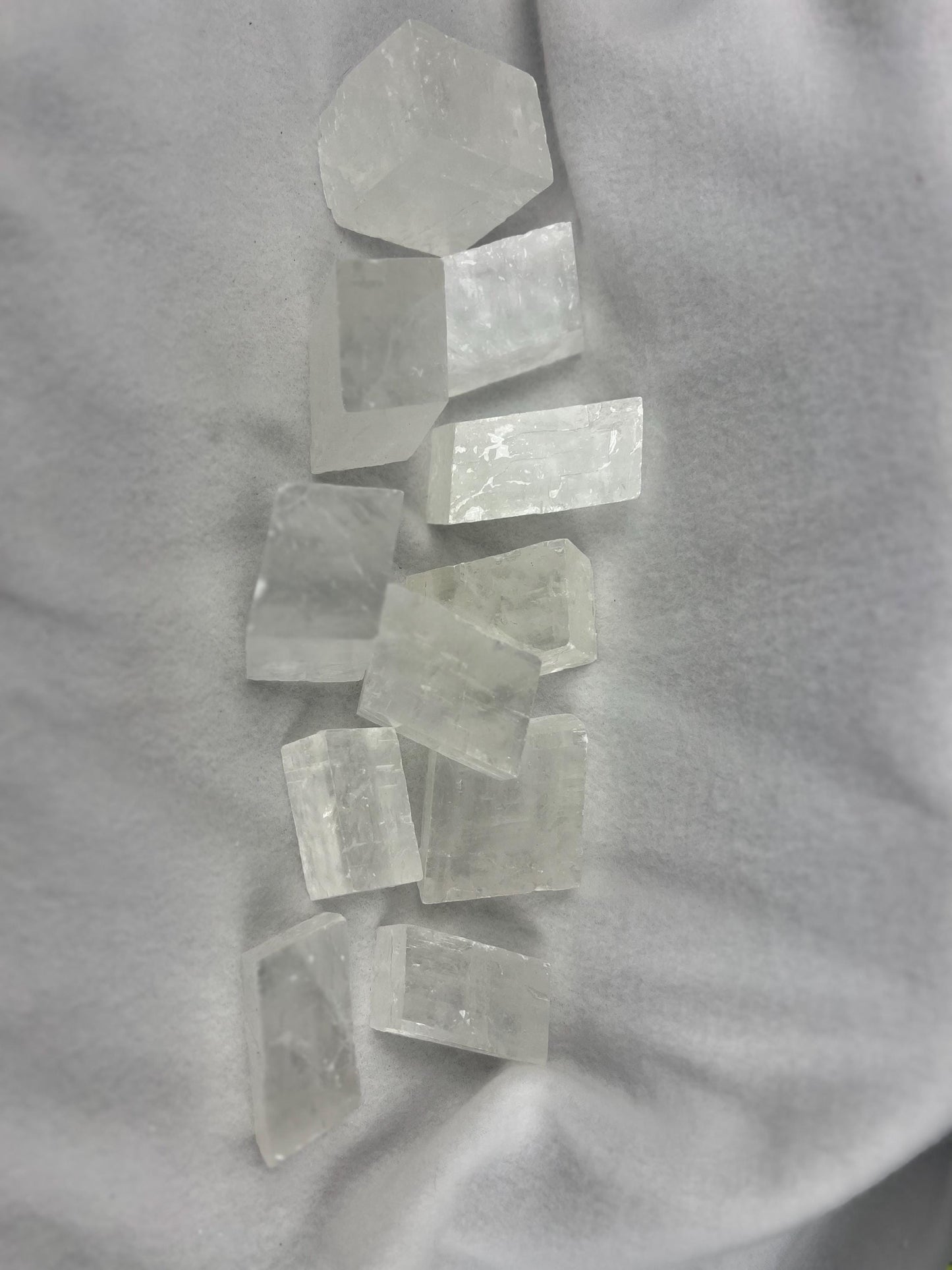Ice Glass Calcite Palm Stones Natural Free Form Stone Smooth Polished Carved Crystal for Distraction Worry Anxiety birthday Home Decor Xmas