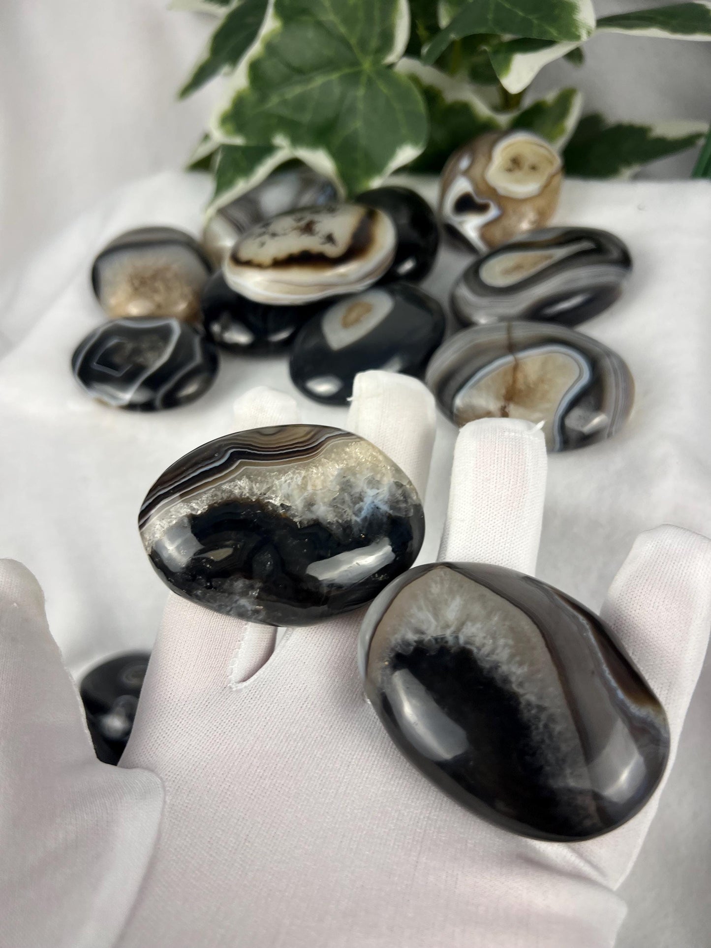 Yemeni Sulemani Agate Palm Stone: Polished Hakik Gemstone Home Decor Worry Pocket Stress Anxiety Palm Stone