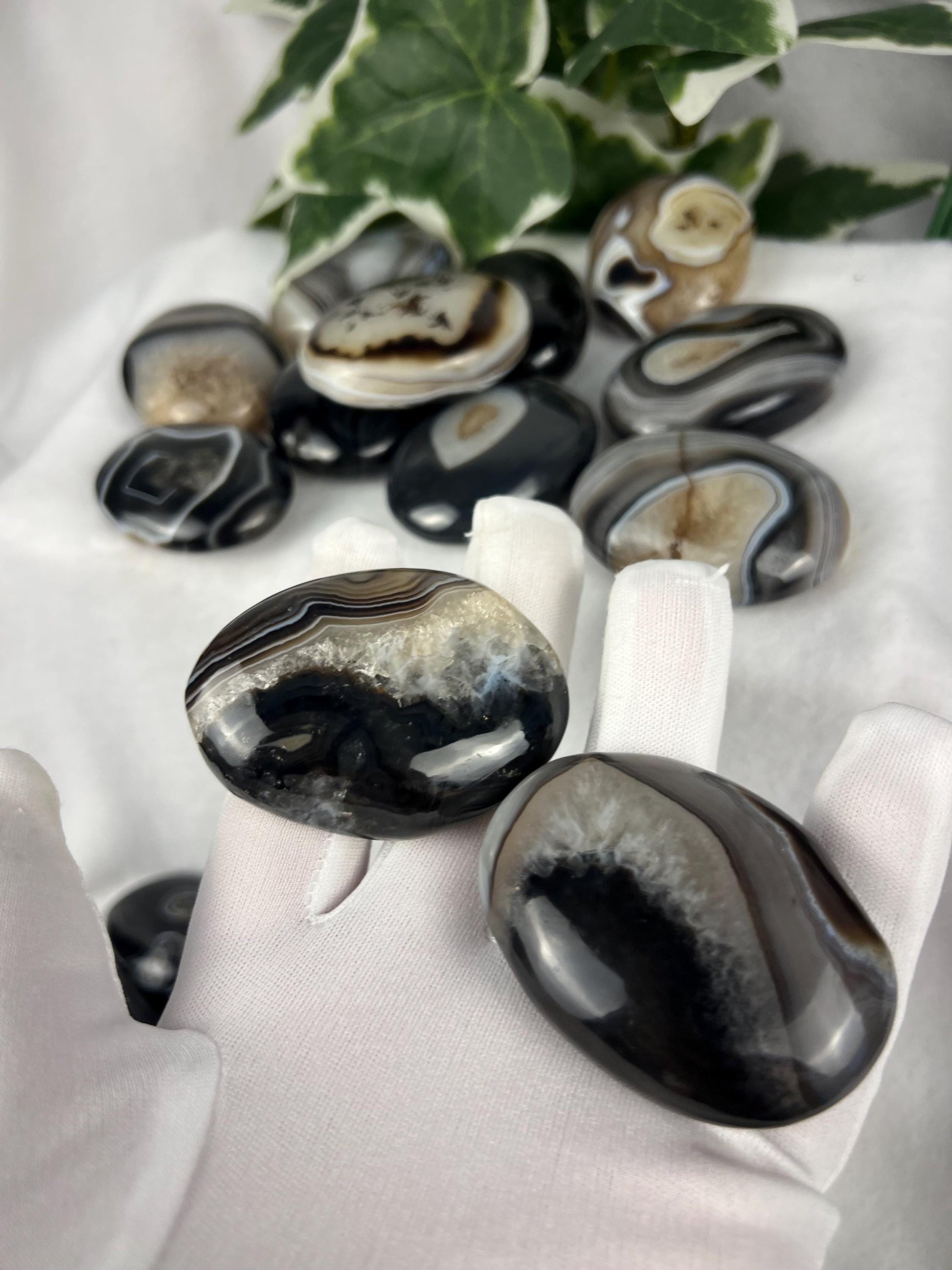 Yemeni Sulemani Agate Palm Stone: Polished Hakik Gemstone Home Decor Worry Pocket Stress Anxiety Palm Stone