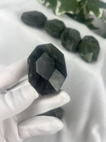 Xiuyan Nephrite Jade Palm Stone: Faceted Chinese Green Worry Stone Home Decor Worry Pocket Stress Anxiety Palm Stone