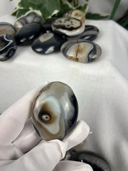 Yemeni Sulemani Agate Palm Stone: Polished Hakik Gemstone Home Decor Worry Pocket Stress Anxiety Palm Stone