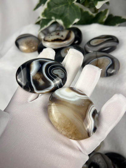 Yemeni Sulemani Agate Palm Stone: Polished Hakik Gemstone Home Decor Worry Pocket Stress Anxiety Palm Stone