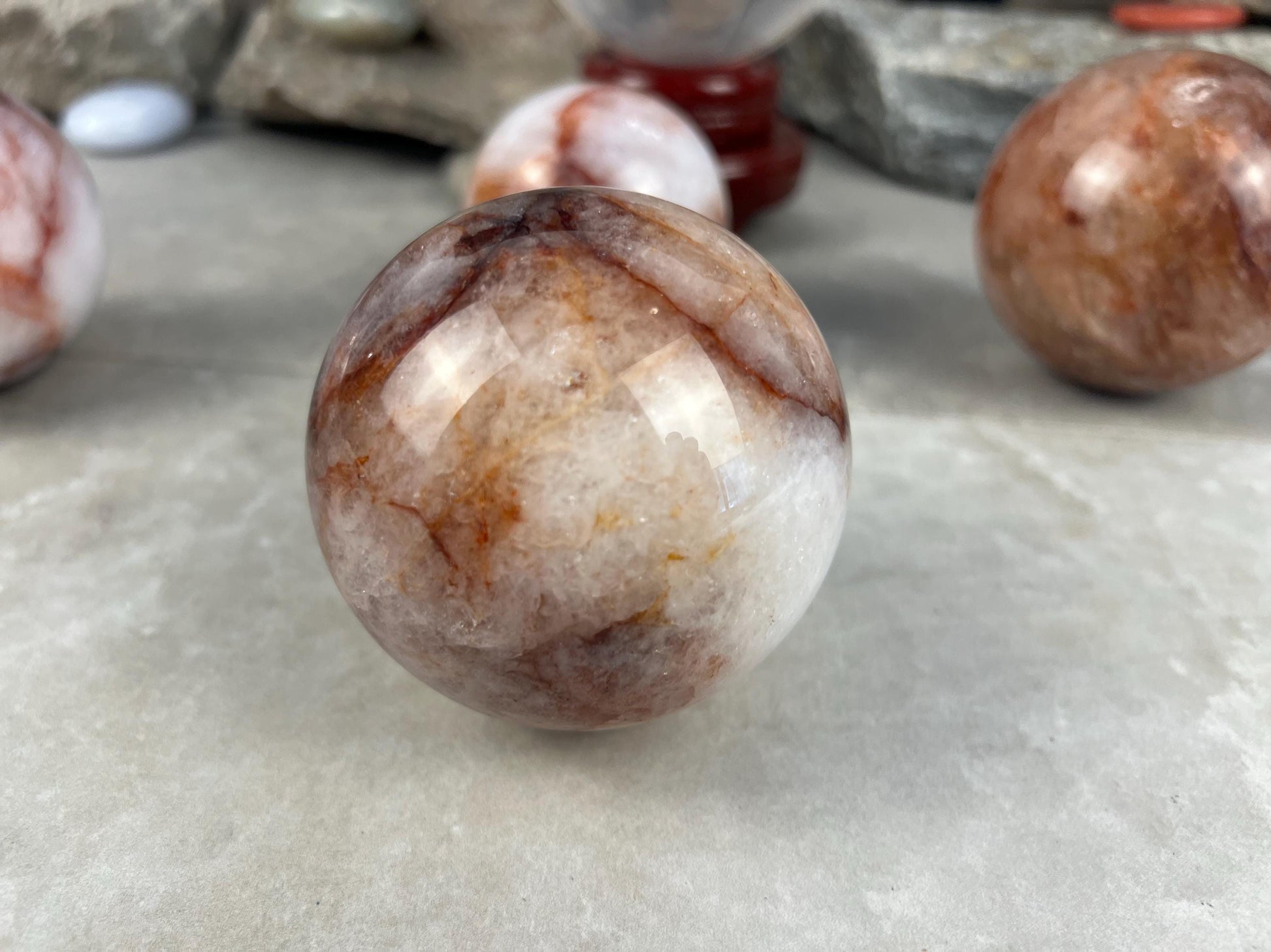 Chihuahua Hematoid Fire Quartz Sphere: Reflective Home Decor Stone