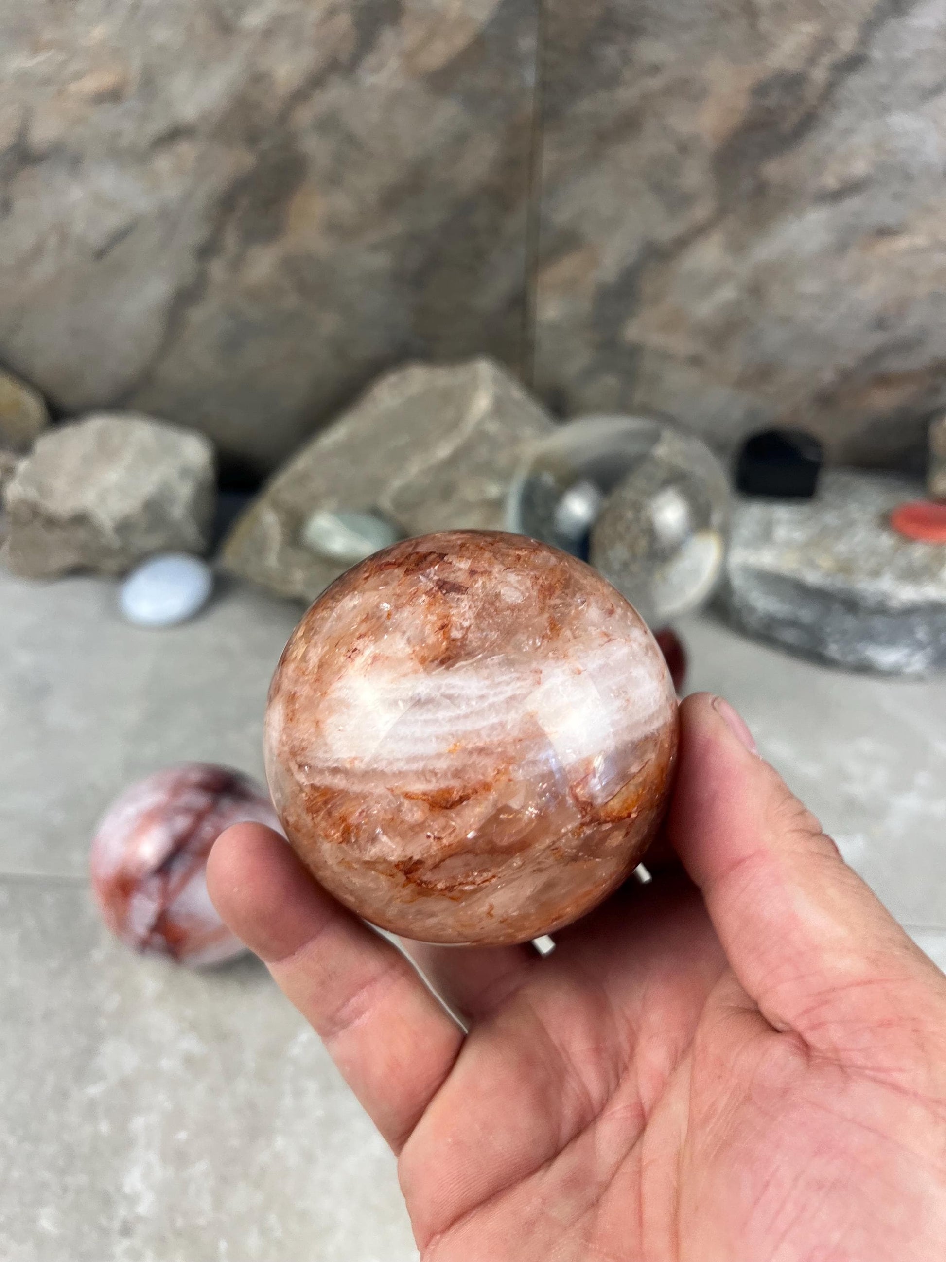 Chihuahua Hematoid Fire Quartz Sphere: Reflective Home Decor Stone