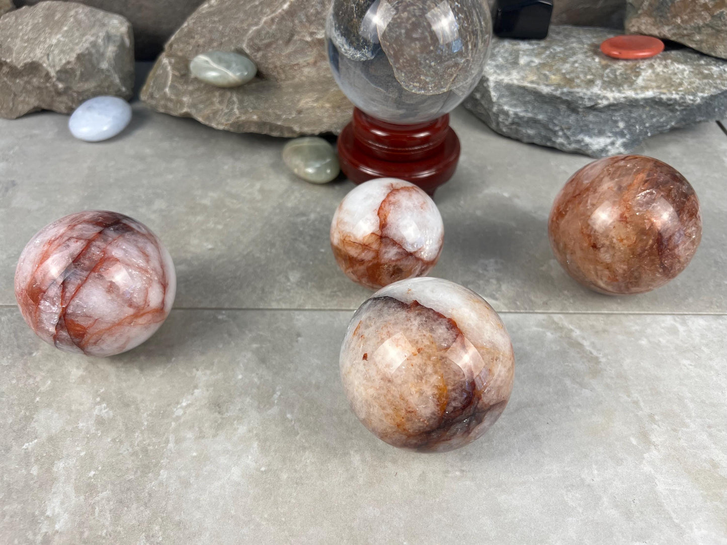 Chihuahua Hematoid Fire Quartz Sphere: Reflective Home Decor Stone
