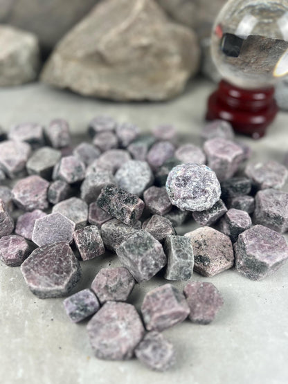 Tanzanian Pink Corundum Sapphire Raw Rough Palm Stone: Carved Crystal for Stress Relief Home Decor Worry Pocket Stress Anxiety Palm Stone