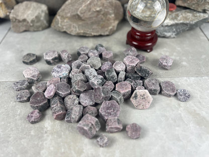 Tanzanian Pink Corundum Sapphire Raw Rough Palm Stone: Carved Crystal for Stress Relief Home Decor Worry Pocket Stress Anxiety Palm Stone