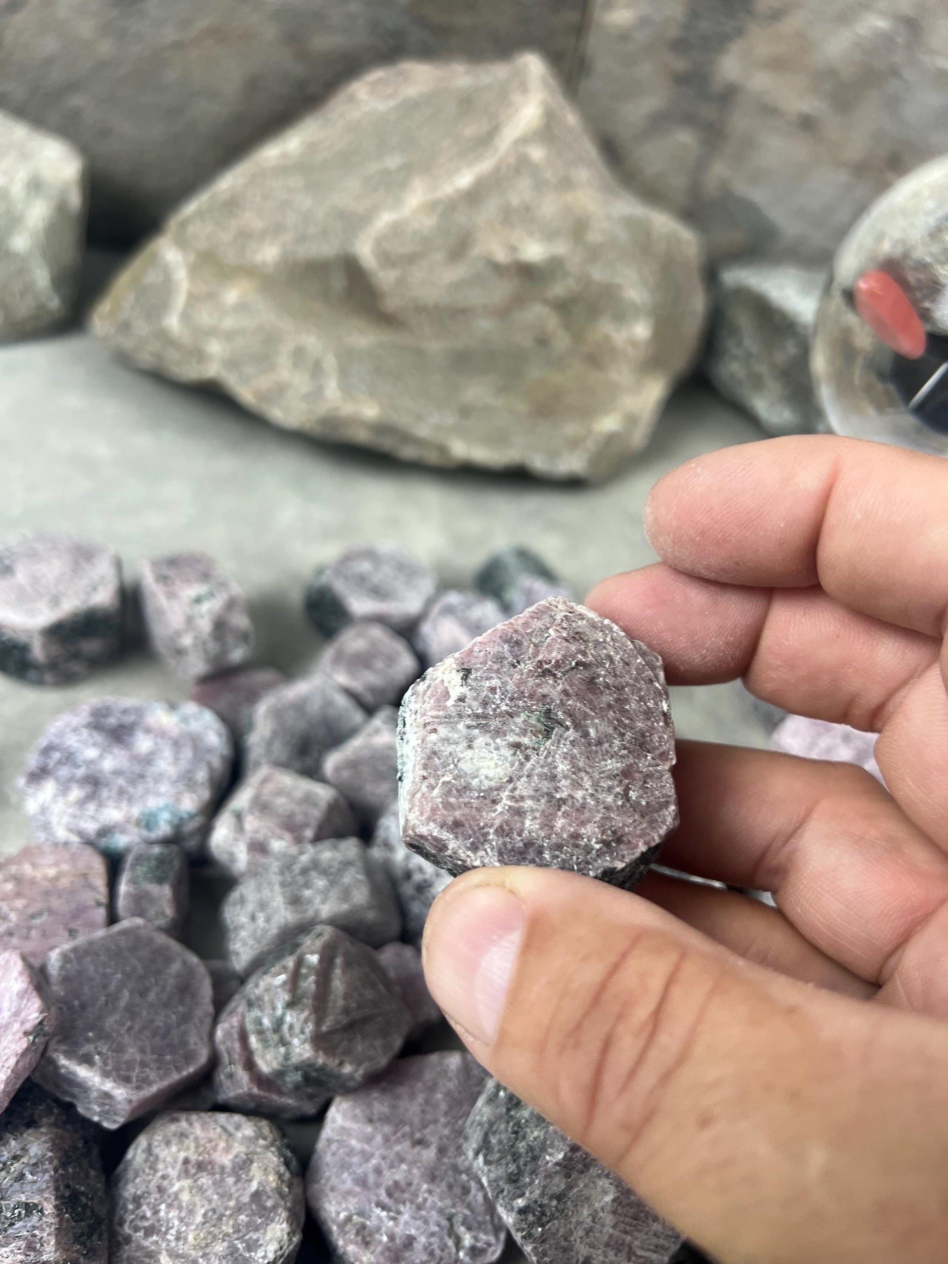 Tanzanian Pink Corundum Sapphire Raw Rough Palm Stone: Carved Crystal for Stress Relief Home Decor Worry Pocket Stress Anxiety Palm Stone