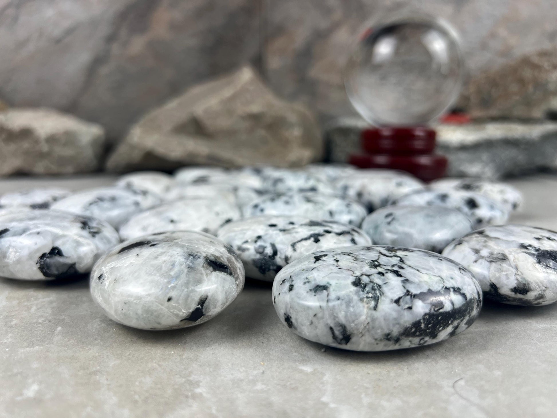 Canada White Labradorite Natural Palm Stone Smooth Polished Carved Crystal for Distraction Anxiety Worry Pocket Distraction Christmas Gift