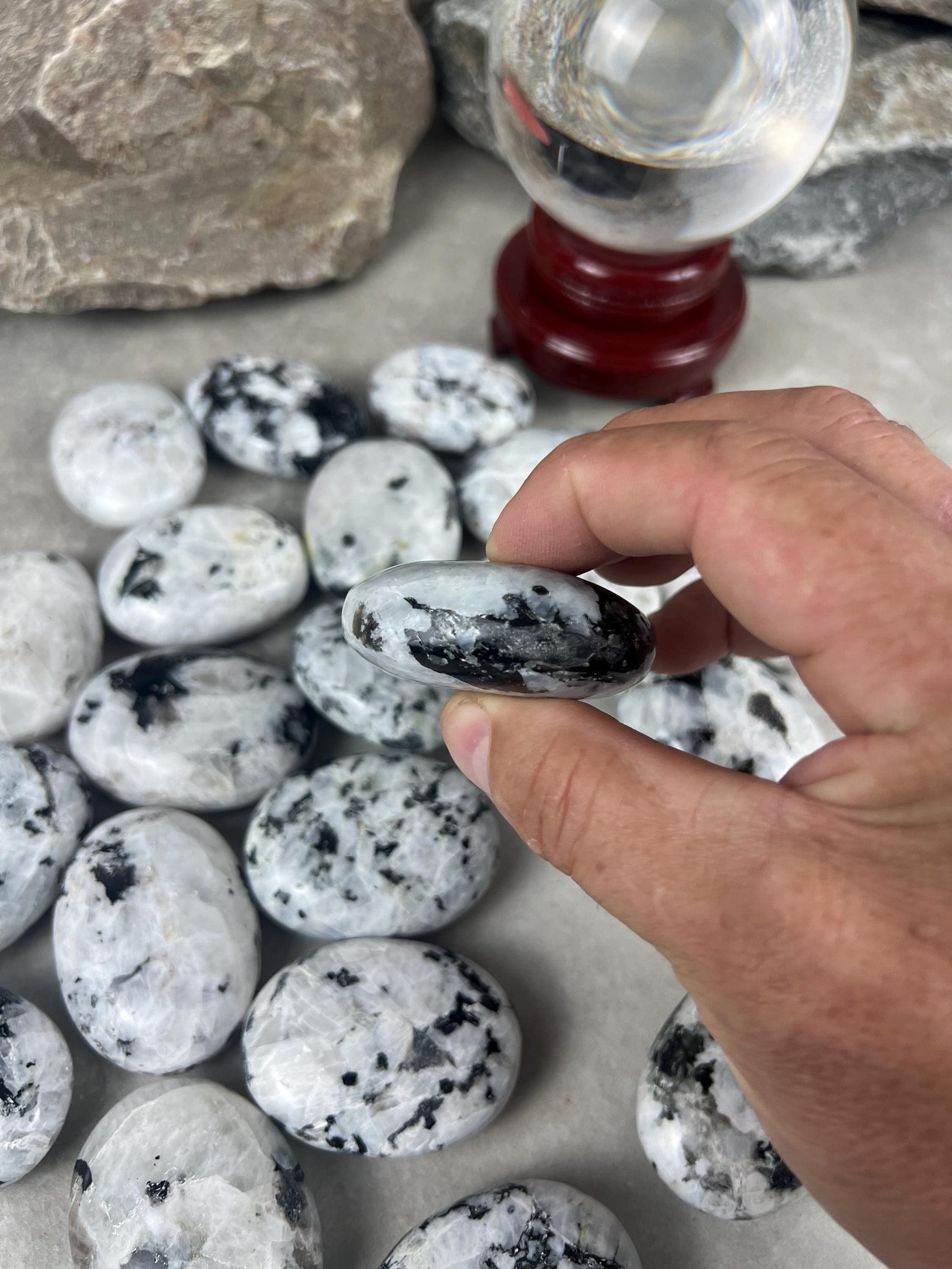 Canada White Labradorite Natural Palm Stone Smooth Polished Carved Crystal for Distraction Anxiety Worry Pocket Distraction Christmas Gift