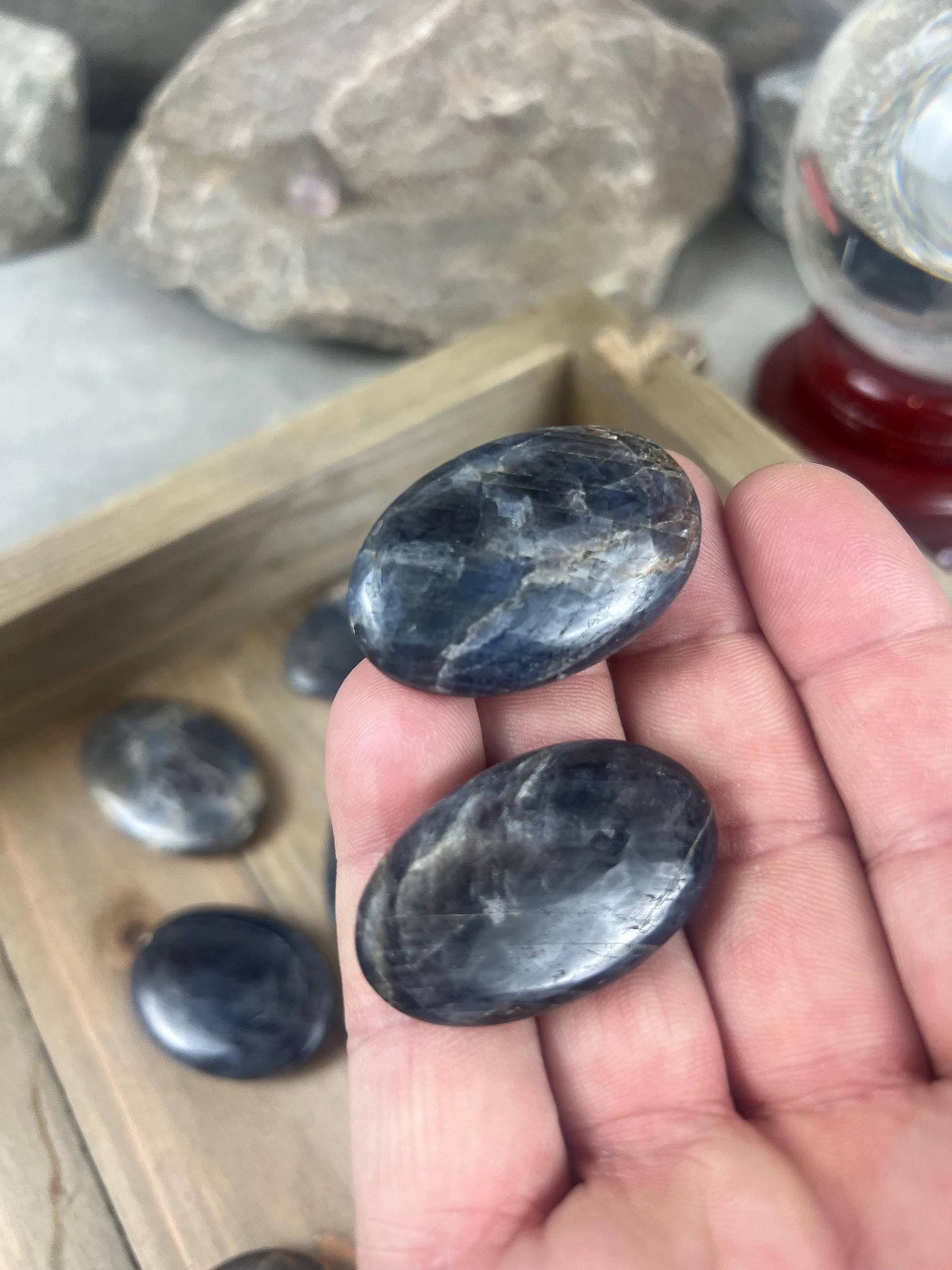 Blue Hard Corundum Sapphire Natural Palm Stone Smooth Polished Carved Crystal Distraction Home Decor Worry Stress Relief Anxiety Gift Xmas