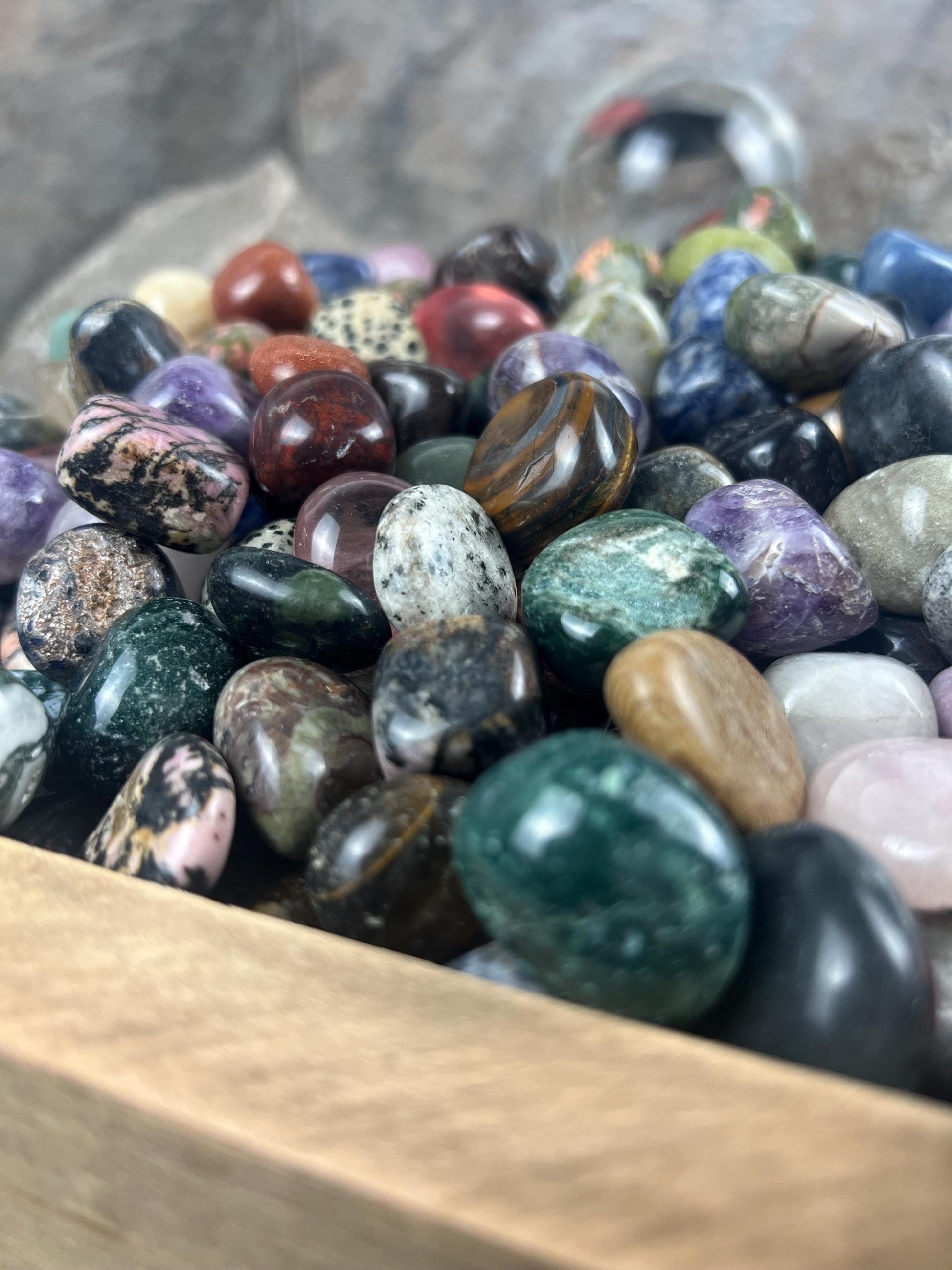 Crystal Confetti Variety Tumble Stones Smooth Anxiety Polished rock tumbled pocket crystal worry palm Home Decor Xmas Christmas Collection