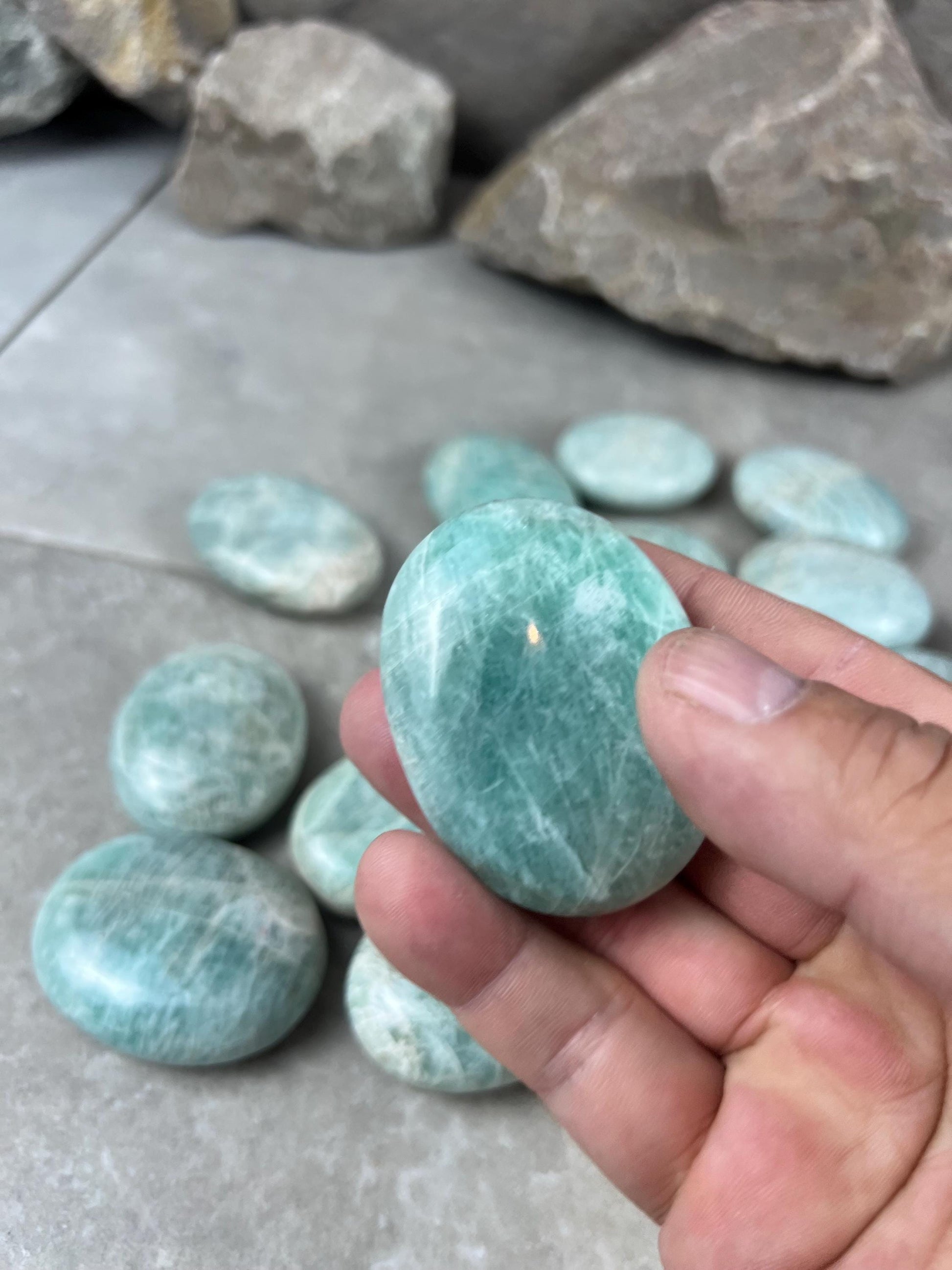 14.6oz Blue Aventurine Carved Crystal Home Decor for Christmas Xmas Paperweight Desk Display Polished Raw Point Gift Birthday Holiday