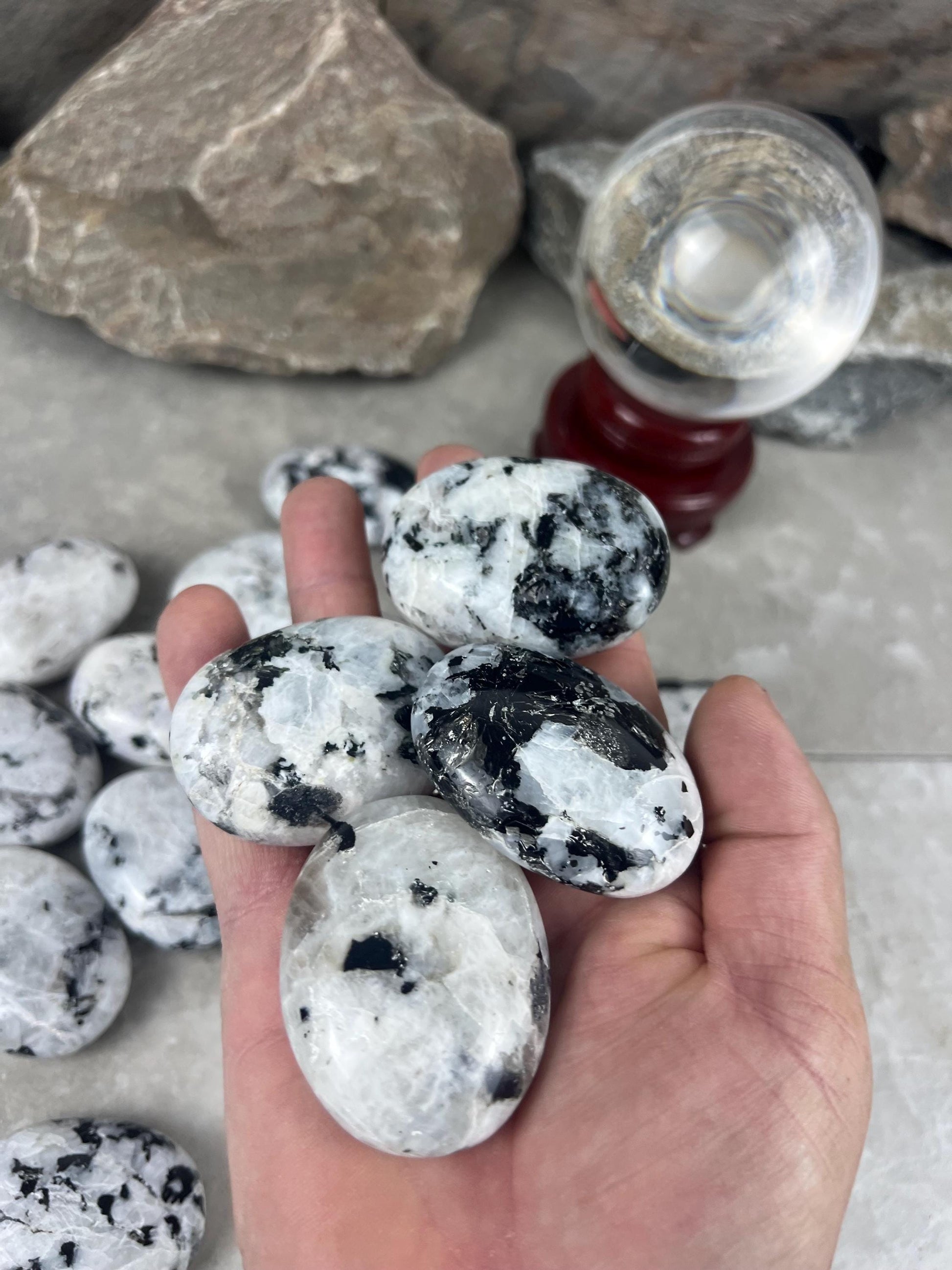Canada White Labradorite Natural Palm Stone Smooth Polished Carved Crystal for Distraction Anxiety Worry Pocket Distraction Christmas Gift