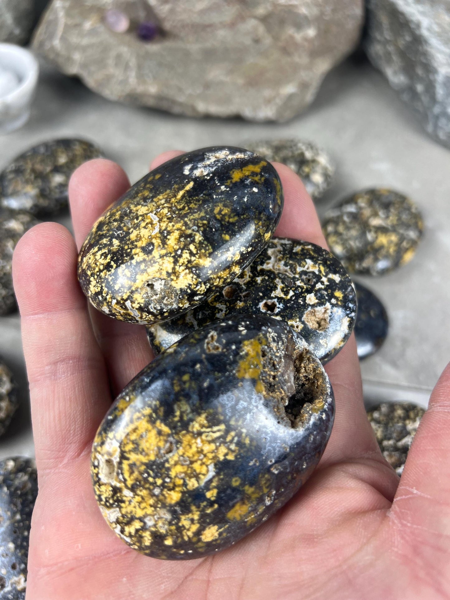 Deccan Plateau Chloromelanite Agate Palm Stone Natural Polished Crystal for Anxiety Relief Home Decor Worry Pocket Stress Anxiety Palm Stone