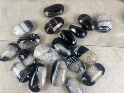 Uruguay Black Sardonyx Natural Crystal Palm Stone Worry Anxiety Distraction Pocket Stone Home Decor Worry Pocket Stress Anxiety Palm Stone